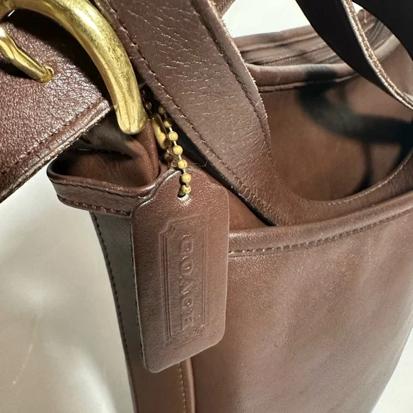 Vintage Coach Worth Crossbody Shoulder Bag